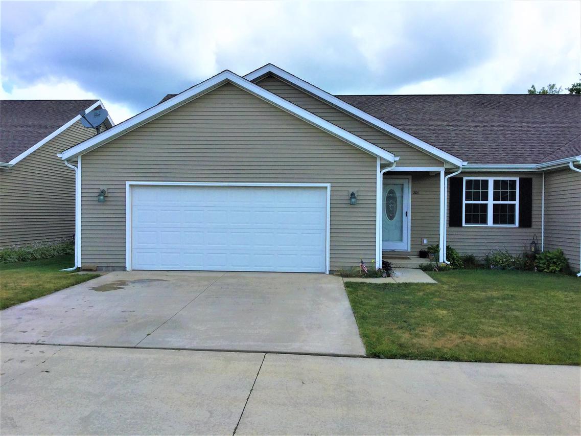 208 Augusta Ct., Fisher, IL 61843
