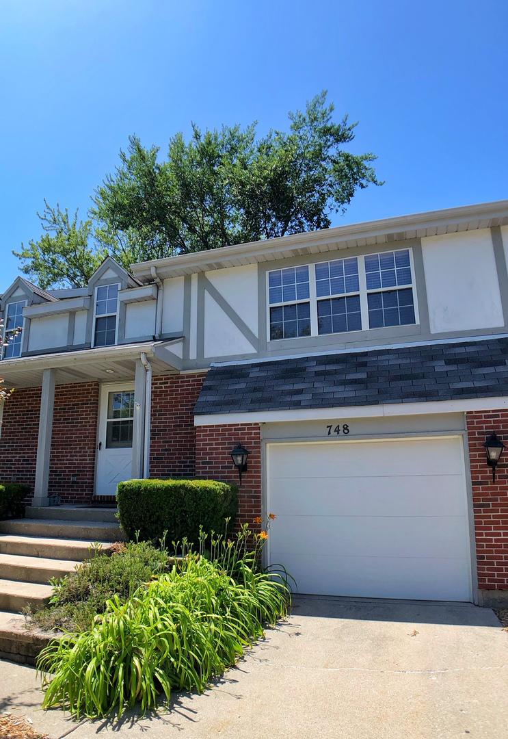 748 Eletson Dr., Crystal Lake, IL 60014