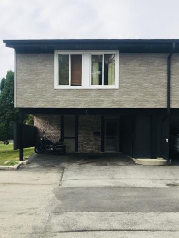 1 Cour Monnet, Palos Hills, IL 60465