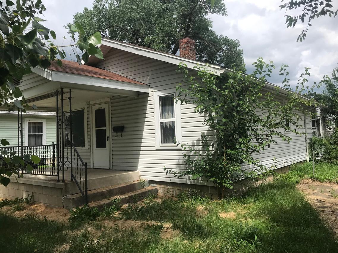 207 S Virginia Ave., Danville, IL 61832