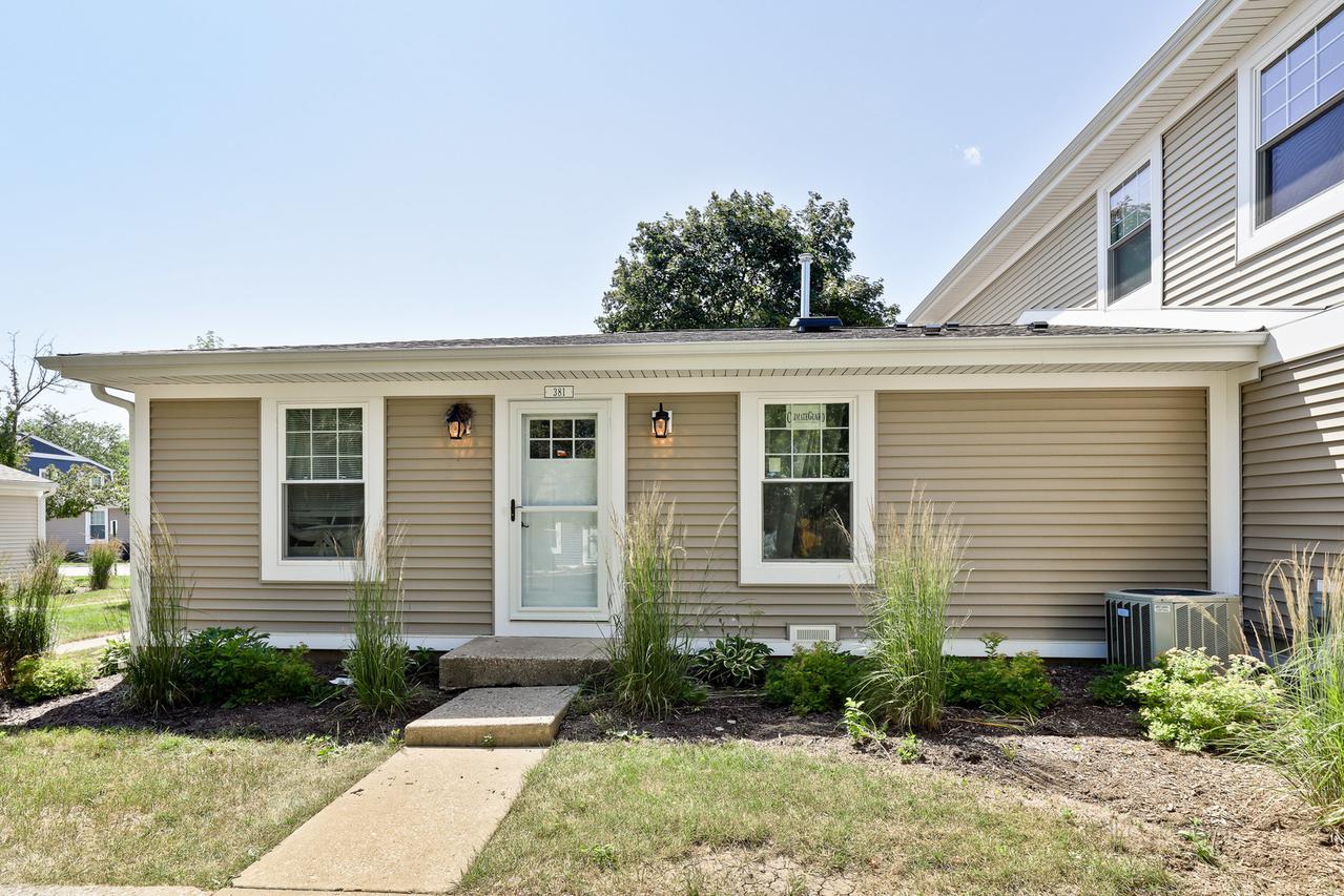 381 Farmingdale Cir., Vernon Hills, IL 60061