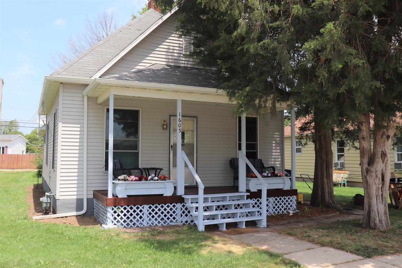 1605 E Main St., Clinton, IL 61727
