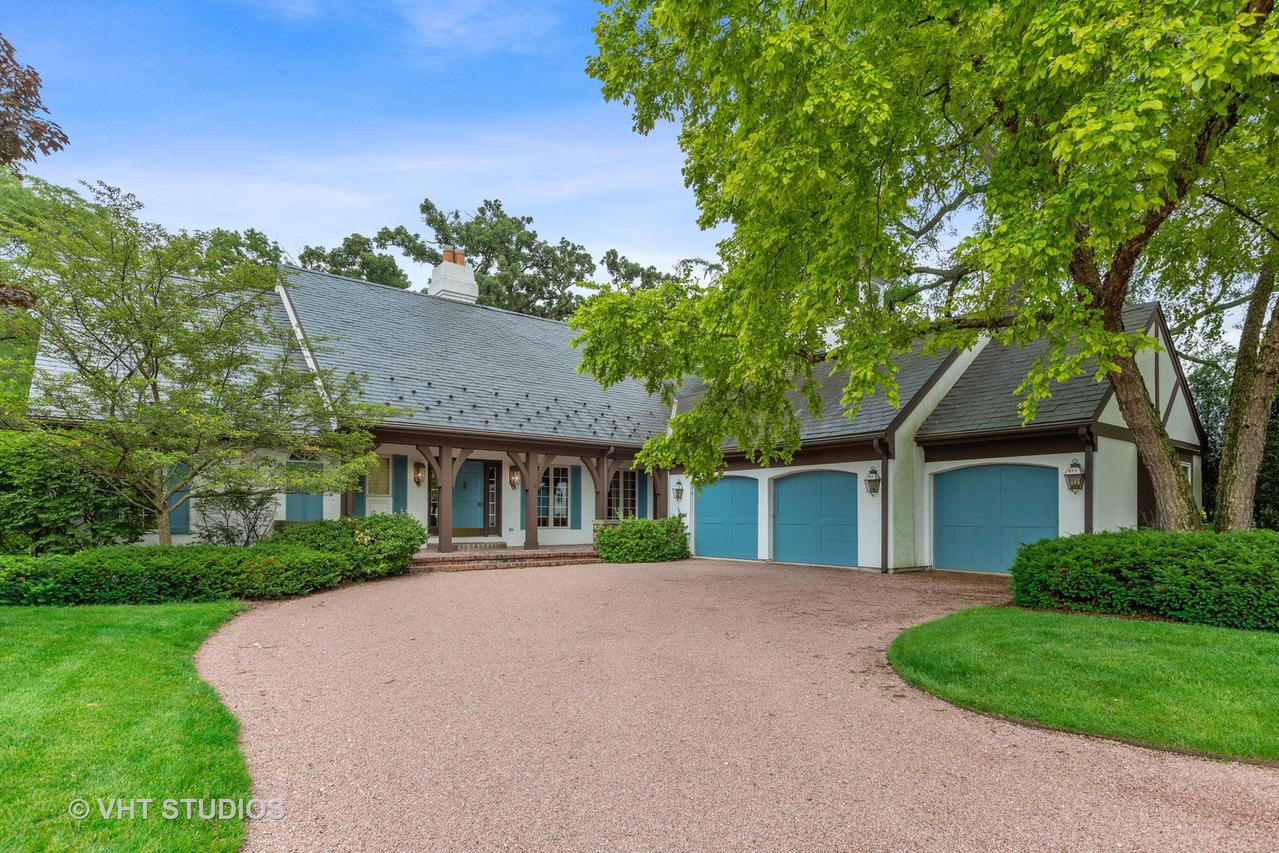 203 Burr Ridge Club, Burr Ridge, IL 60527
