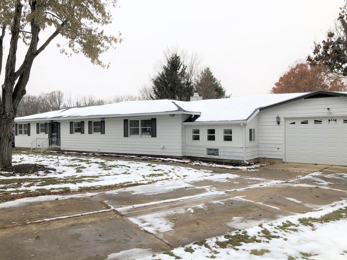 1121 Dunkery Ct., Sycamore, IL 60178