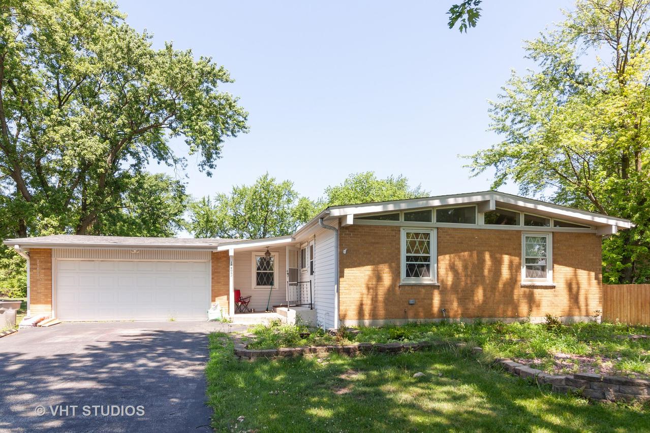 17W062 Hawthorne Ave., Bensenville, IL 60106