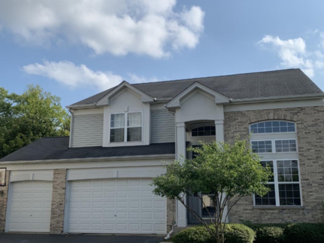 2111 W Silverleaf Ct., Addison, IL 60101