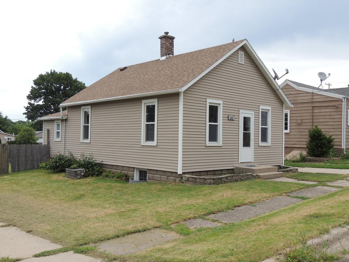 508 Chestnut St., Dalzell, IL 61320