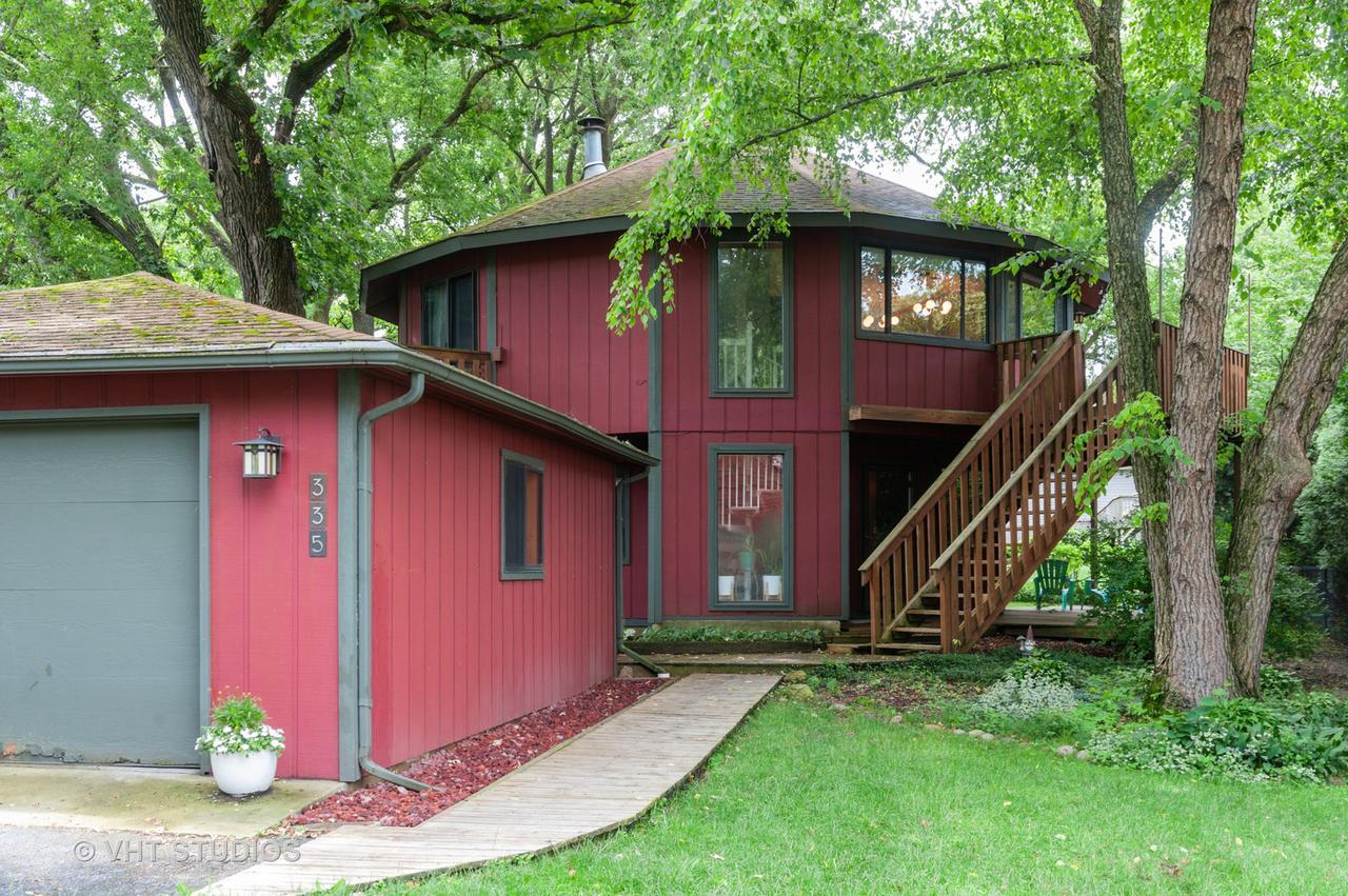 335 Greenwood Ave., Grayslake, IL 60030