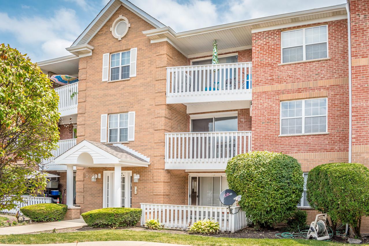 6551 W School St. #204B, Chicago, IL 60634