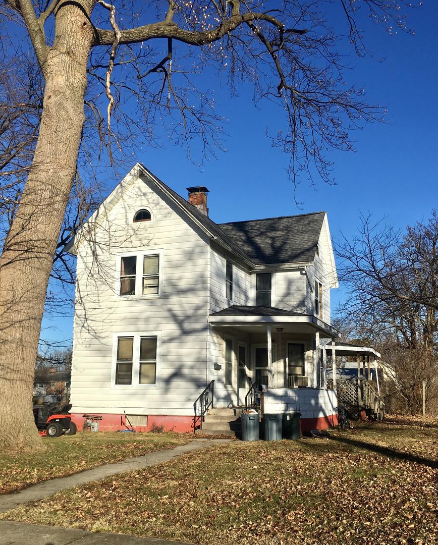 397 W 2nd St., El Paso, IL 61738