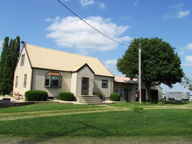 1592 Meridian Rd., Ashton, IL 61006