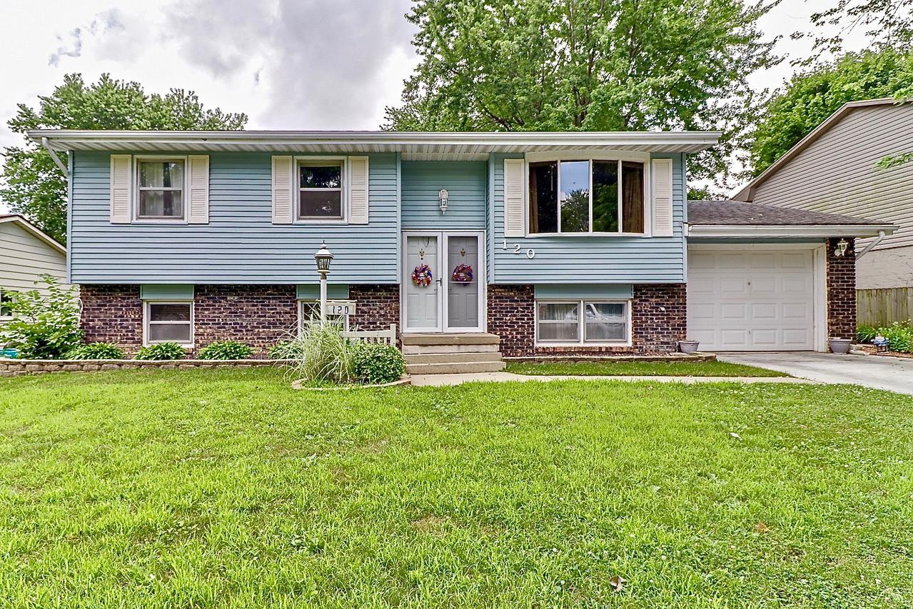 120 Ginger Creek Ct., Bloomington, IL 61701