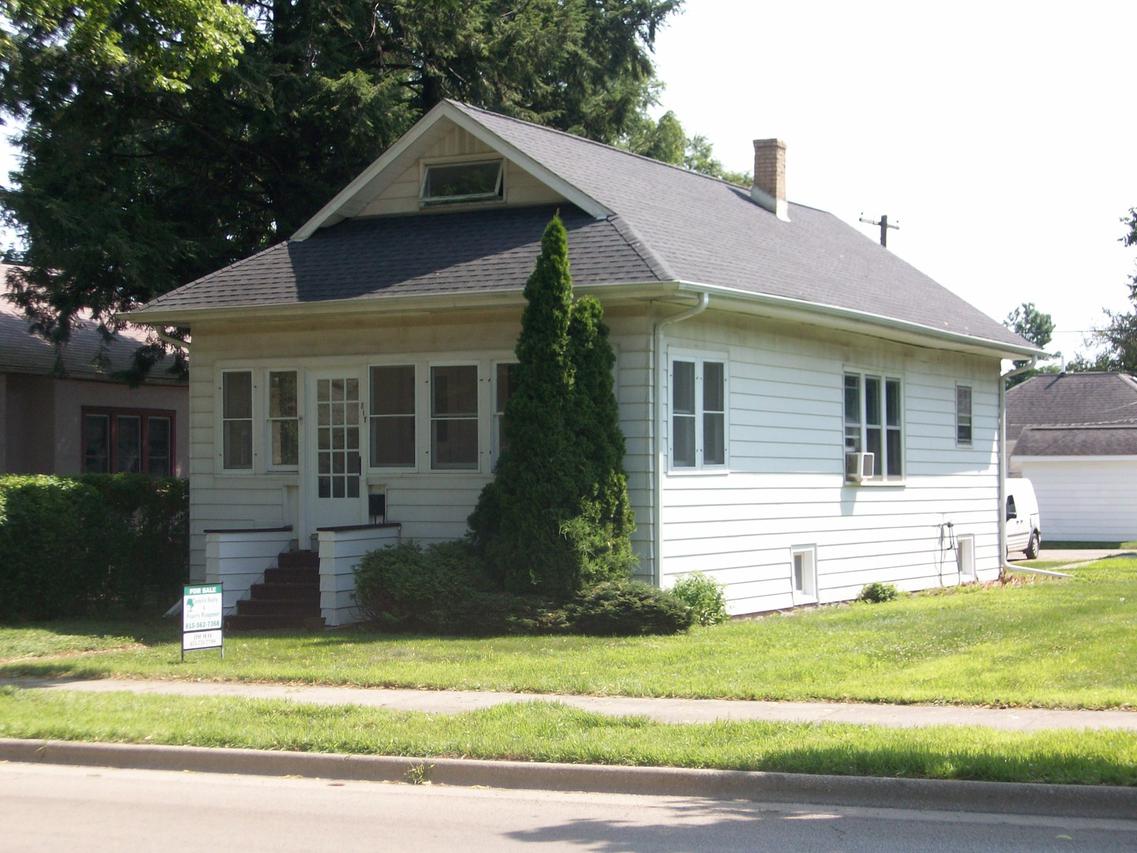 817 N 7th St., Rochelle, IL 60168