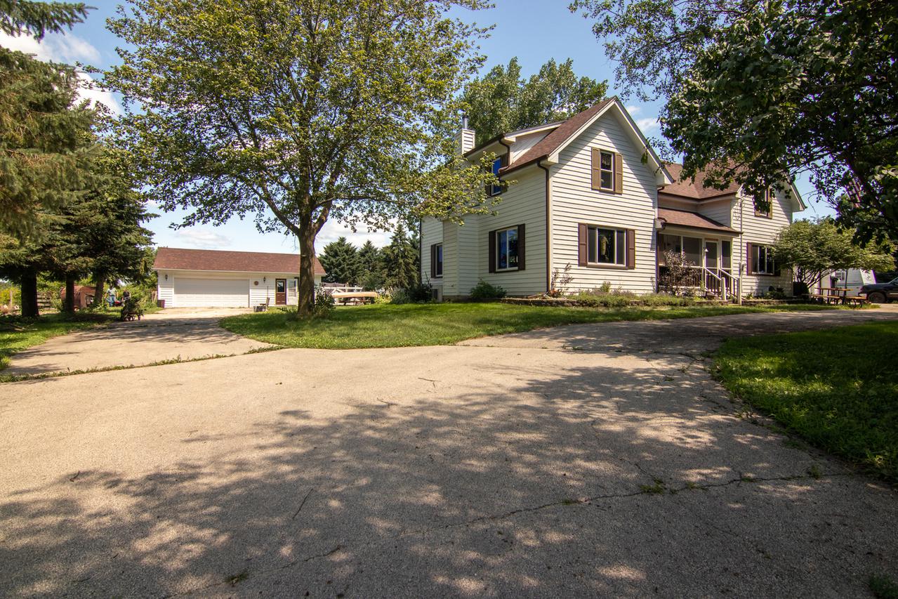 2520 Rockton Rd., Caledonia, IL 61011