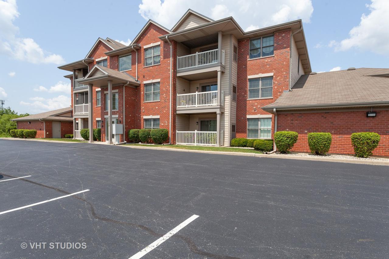 20335 S Rainford Dr. #2C, Frankfort, IL 60423