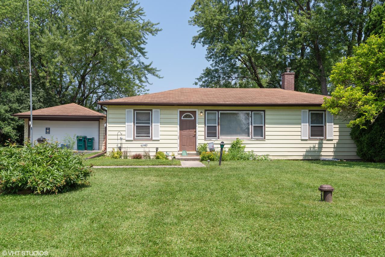 3942 Maple Ave., Northbrook, IL 60062