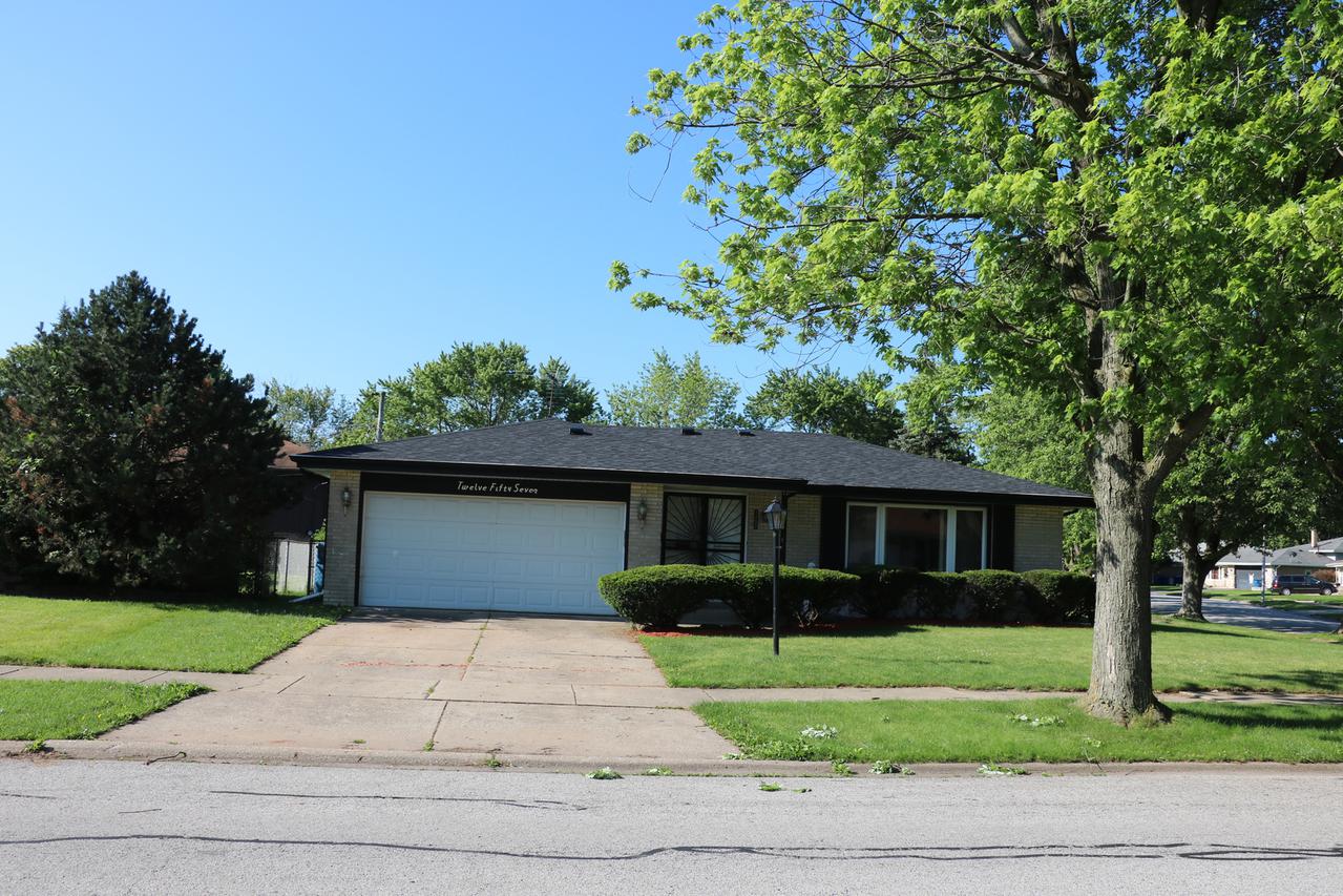 1257 E 169th St., South Holland, IL 60473
