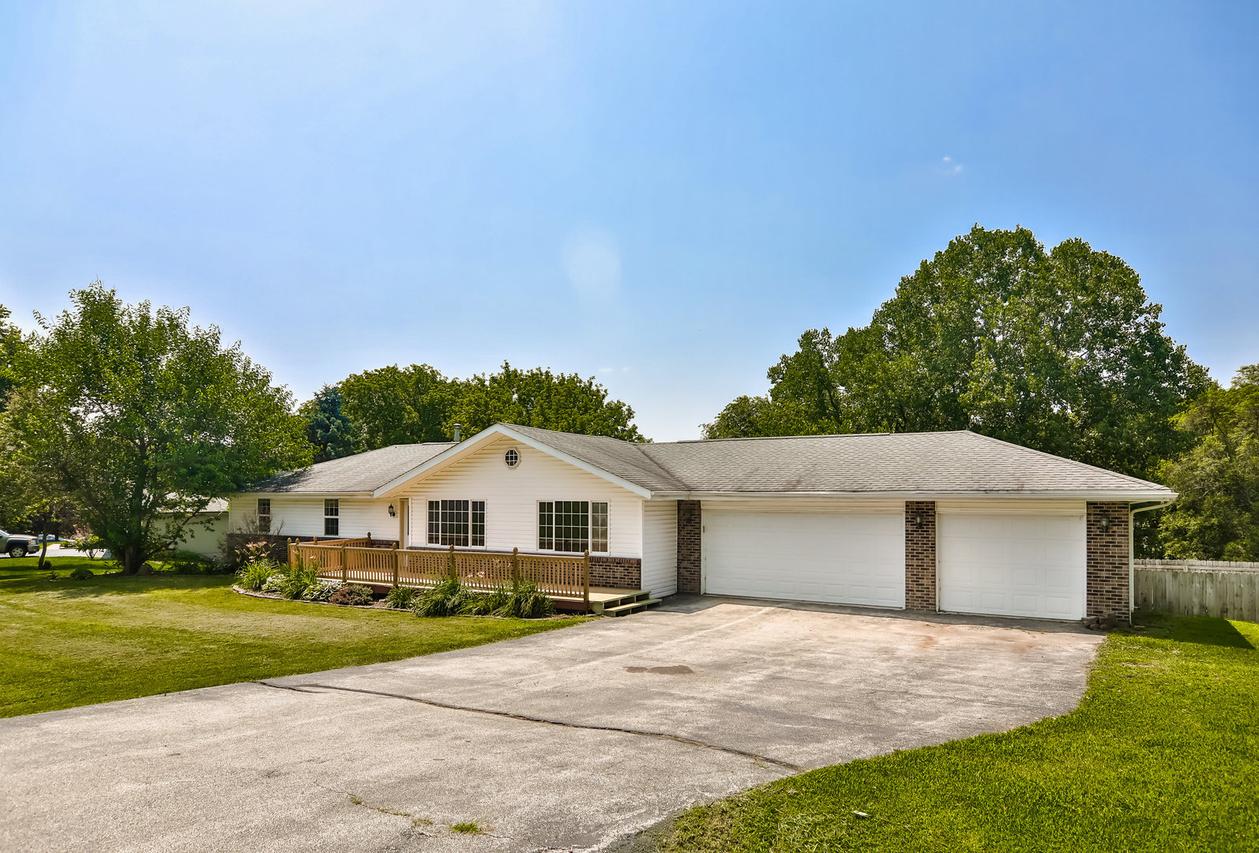 11074 Pheasant Run Ln., Roscoe, IL 61073