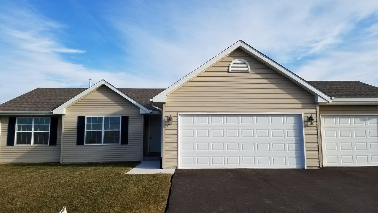 933 White Birch Ln., Davis Junction, IL 61020
