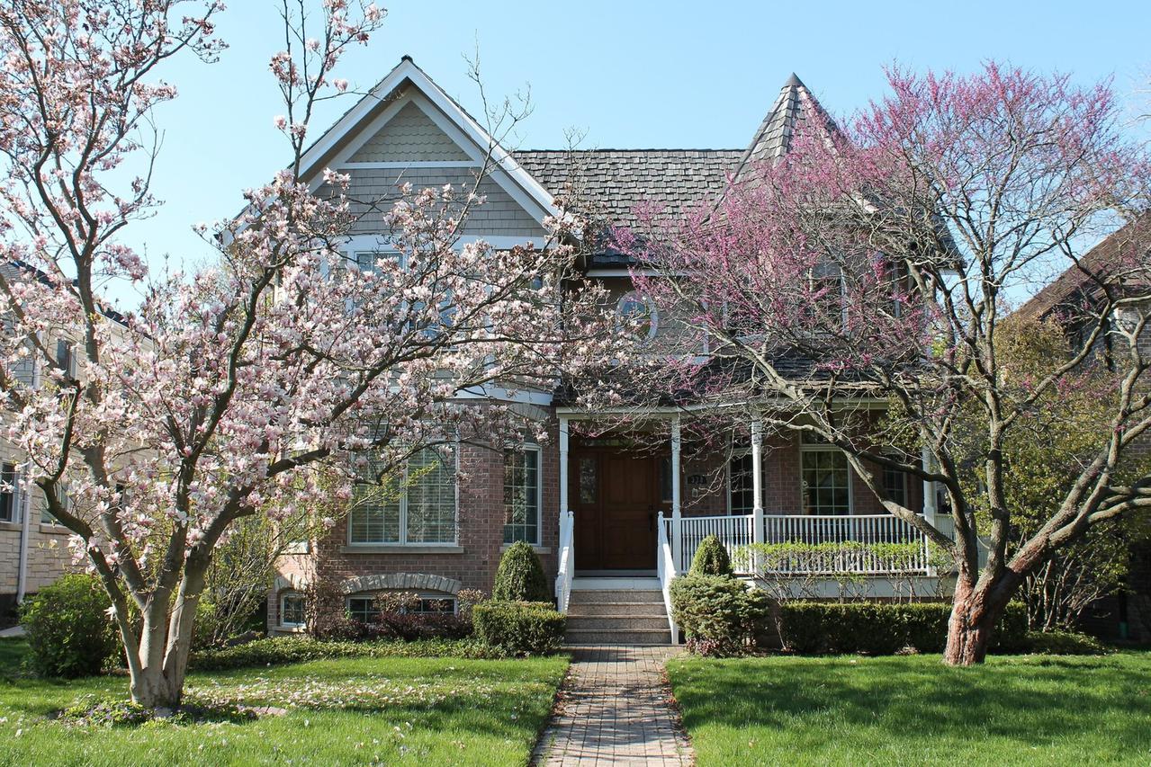 338 Greenleaf Ave., Wilmette, IL 60091