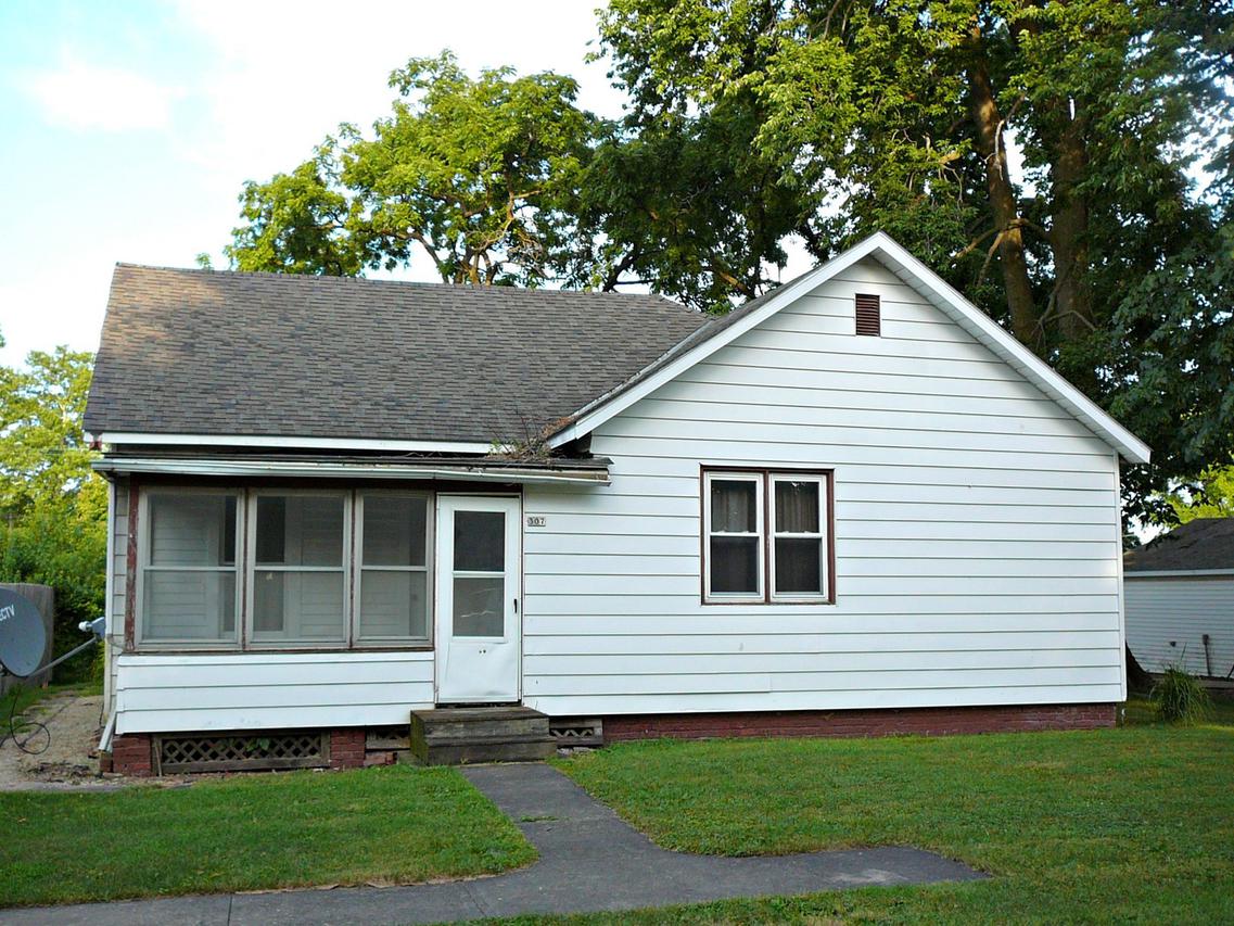 307 S Columbus St., Ransom, IL 60470