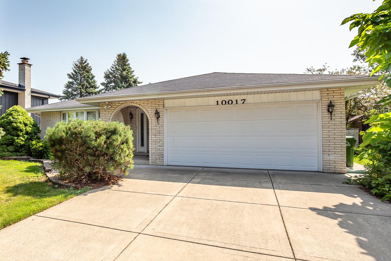 10017 Massasoit Ave., Oak Lawn, IL 60453