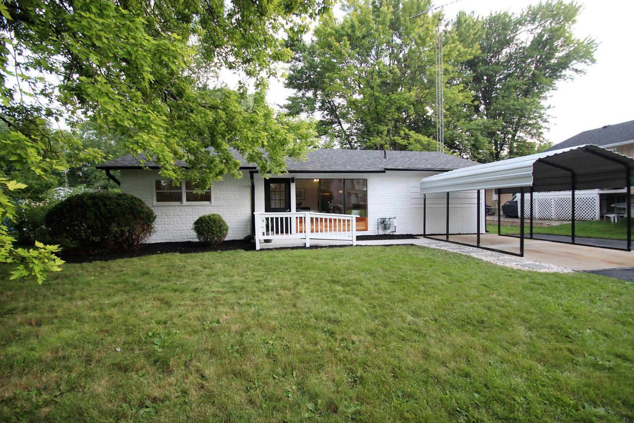 181 Ash Ave., Woodstock, IL 60098