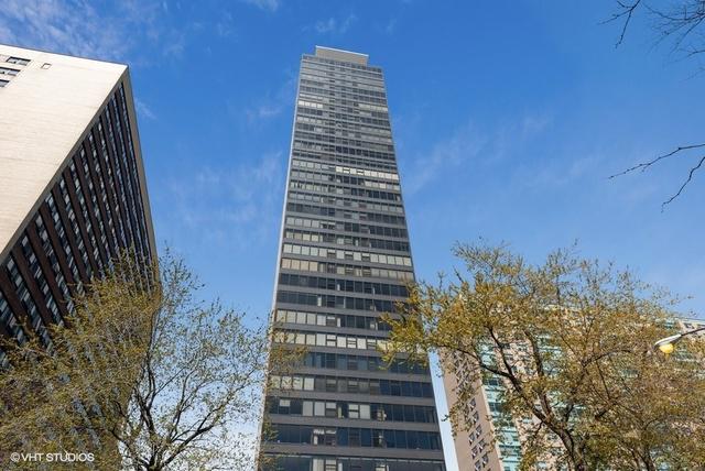 3150 N Lake Shore Dr. #22C, Chicago, IL 60657