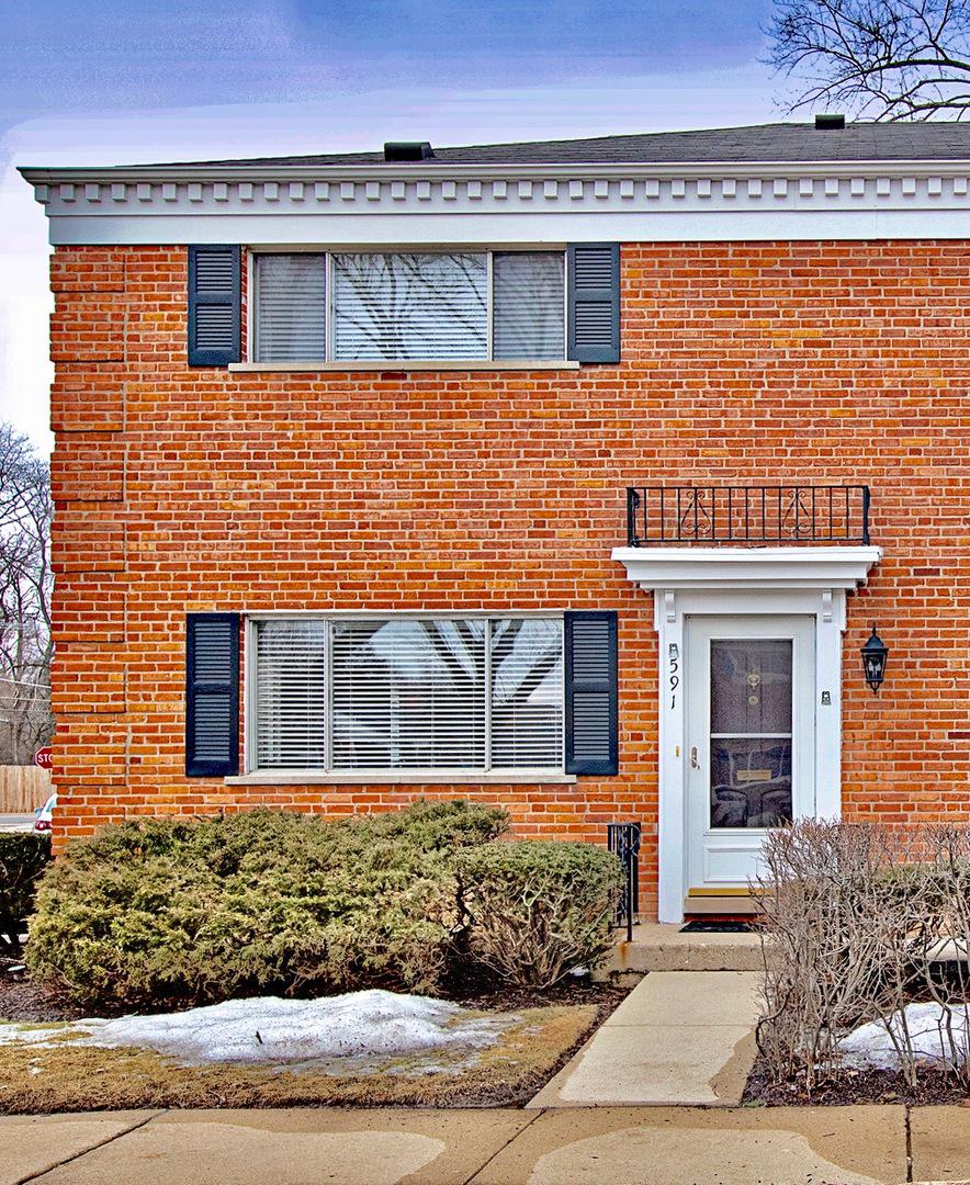 591 Shorely Dr., Barrington, IL 60010