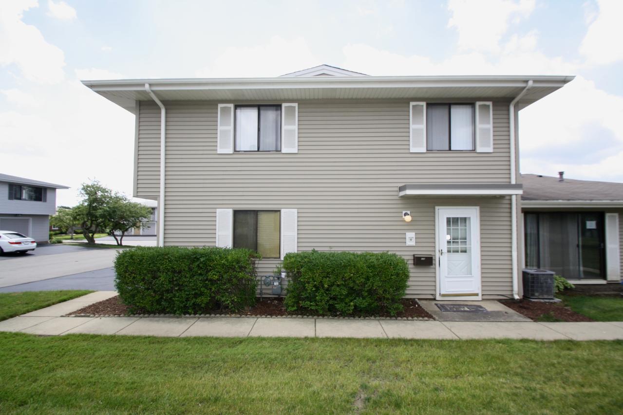 226 Covehill Ct., Schaumburg, IL 60194