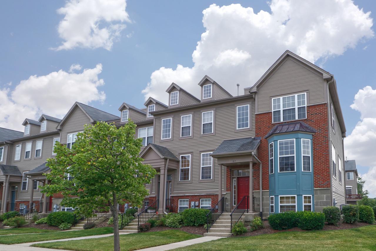 87 Village Station Ln., Grayslake, IL 60030