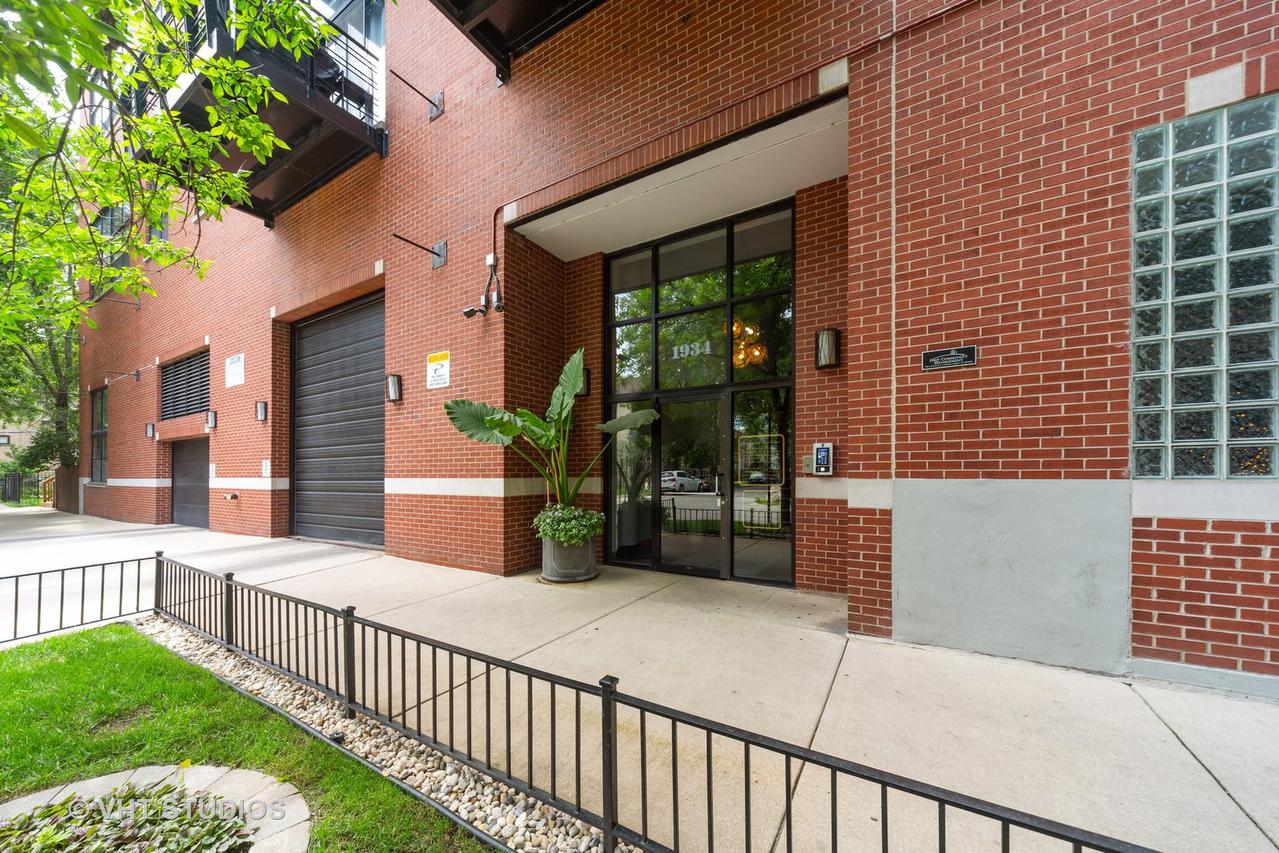 1934 N Washtenaw Ave. #219, Chicago, IL 60647
