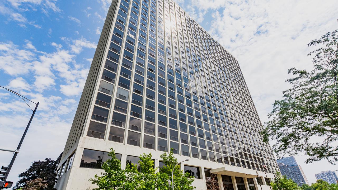 4343 N Clarendon Ave. #1205, Chicago, IL 60613