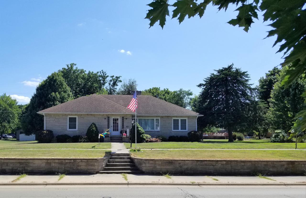 209 W 2nd St., Prophetstown, IL 61277