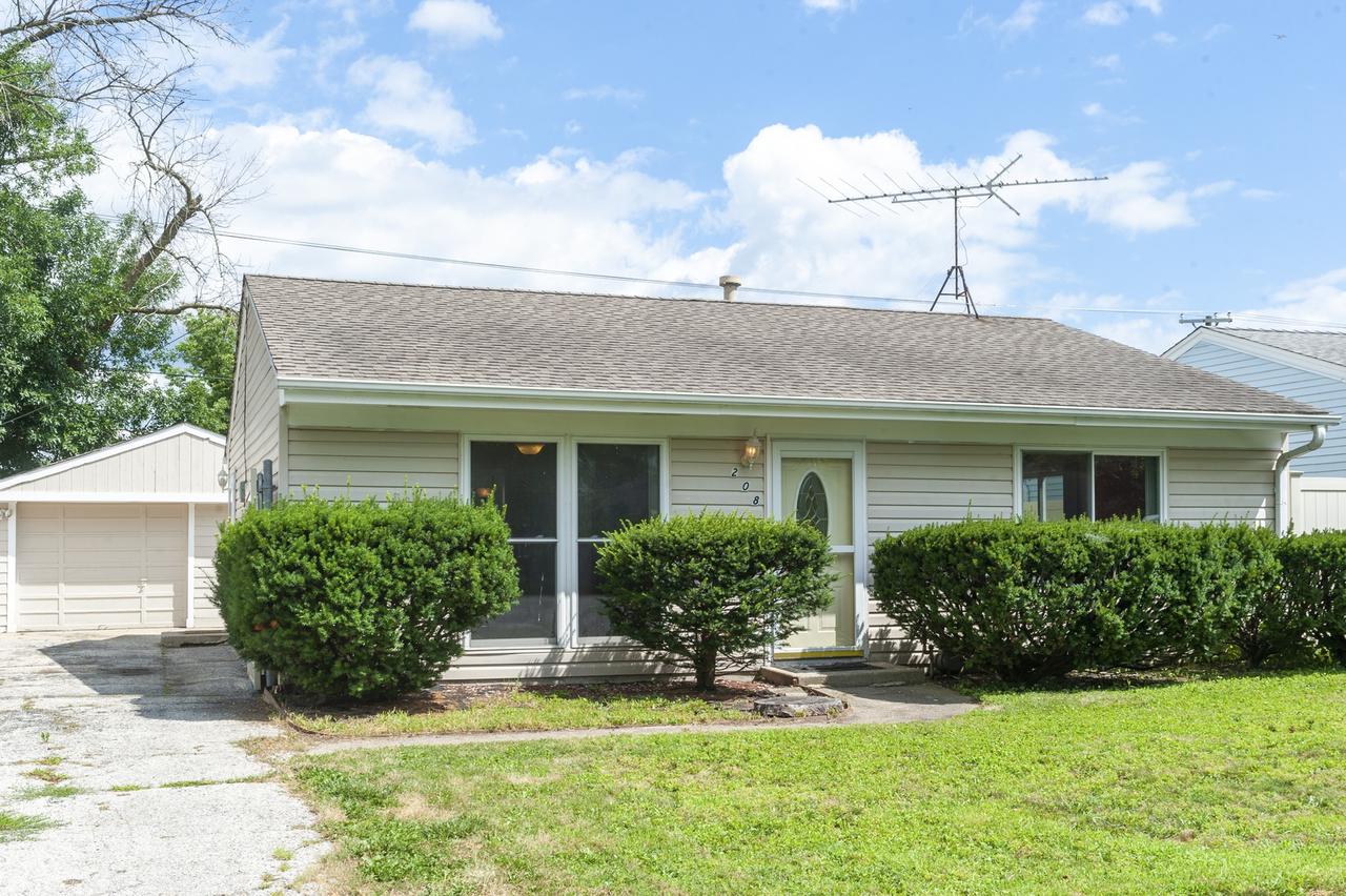 208 W Jeffery Ave., Wheeling, IL 60090