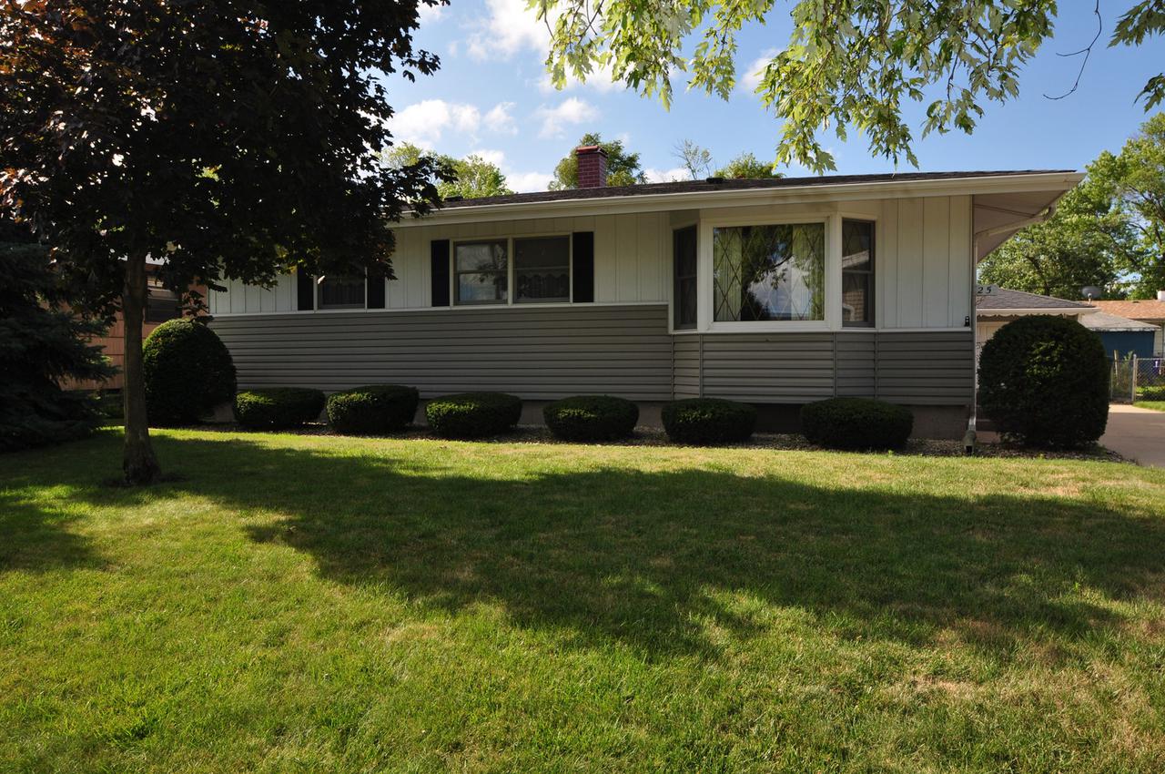 25 Indianwood Dr., Thornton, IL 60476