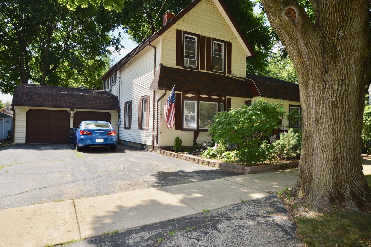 311 E 2nd St., East Dundee, IL 60118