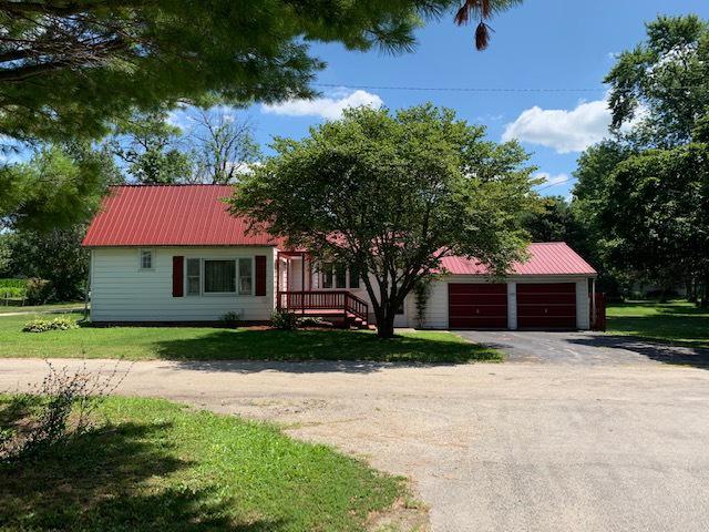 2 Elm St., Kempton, IL 60946
