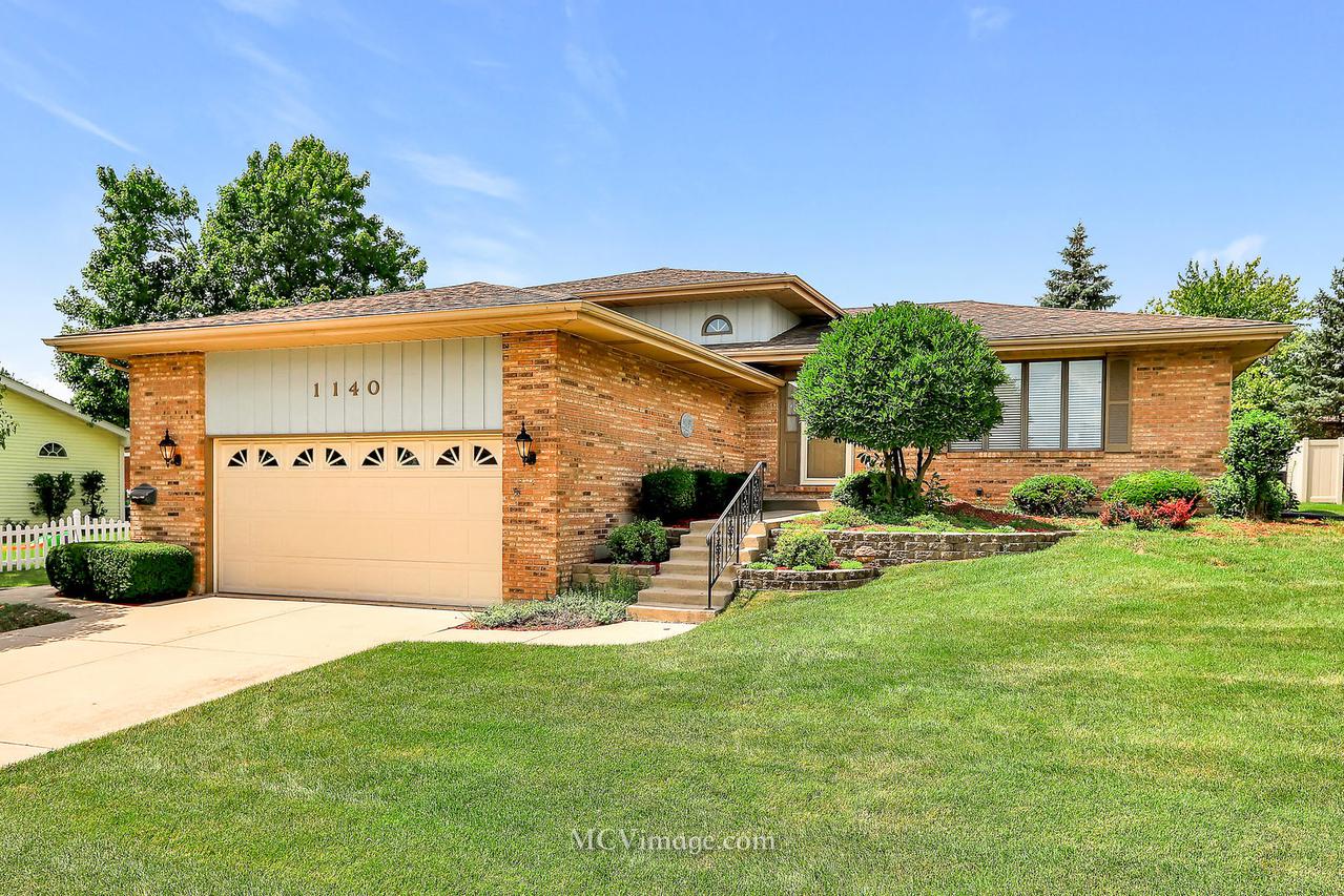 1140 Glenys Dr., Lemont, IL 60439