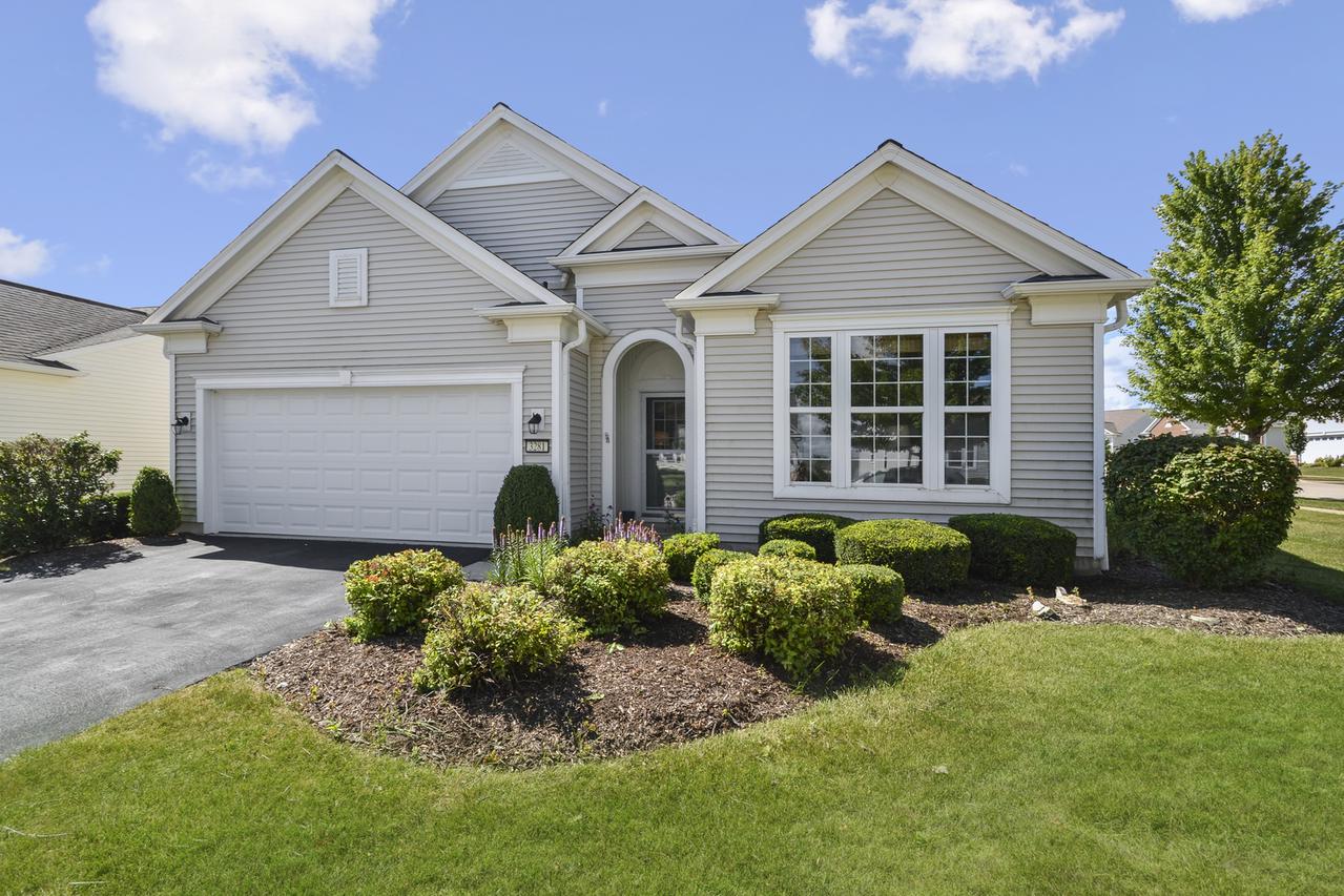 3281 Ravinia Cir., Mundelein, IL 60060
