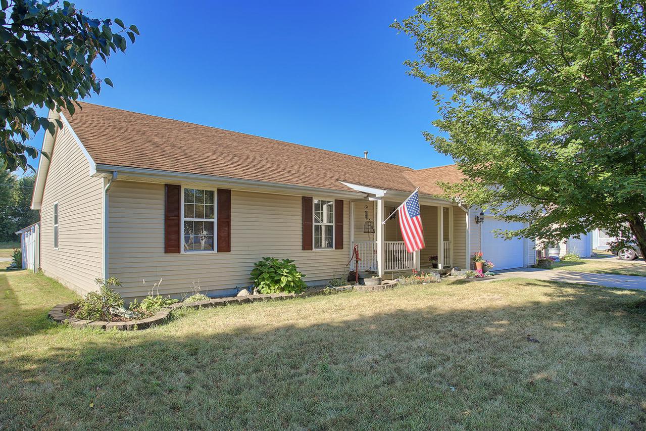 403 Laurel Dr., St. Joseph, IL 61873