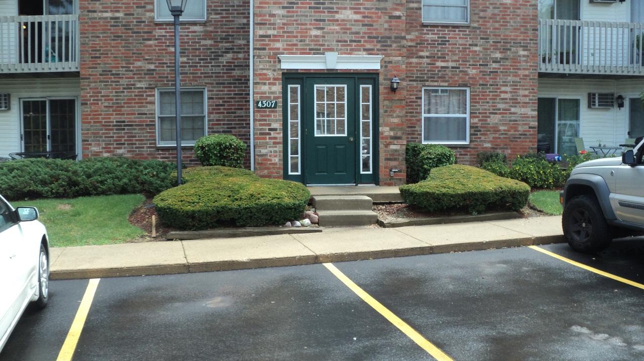 4307 W Shamrock Ln. #2A, Mchenry, IL 60050