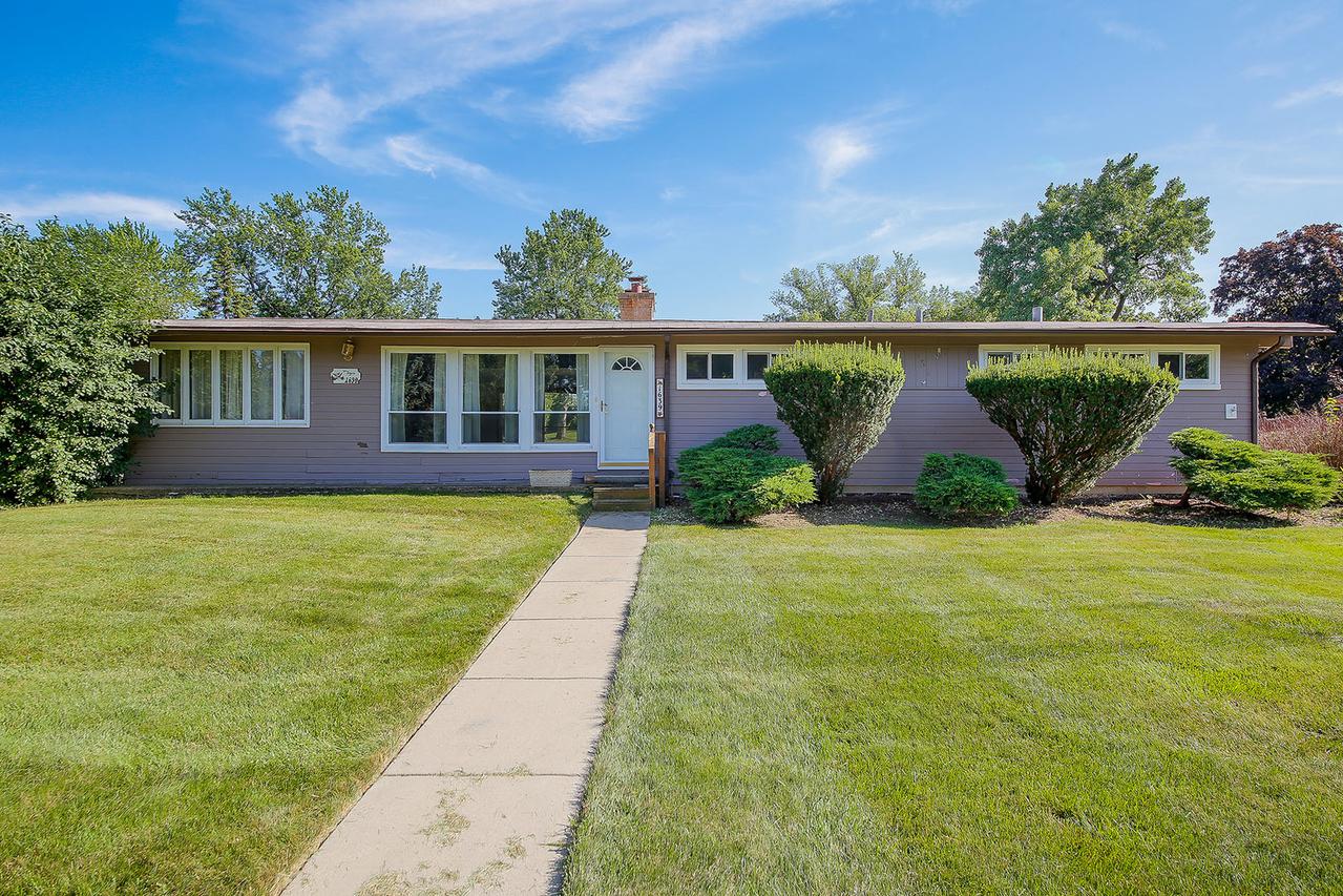 1639 Carol St., Downers Grove, IL 60515