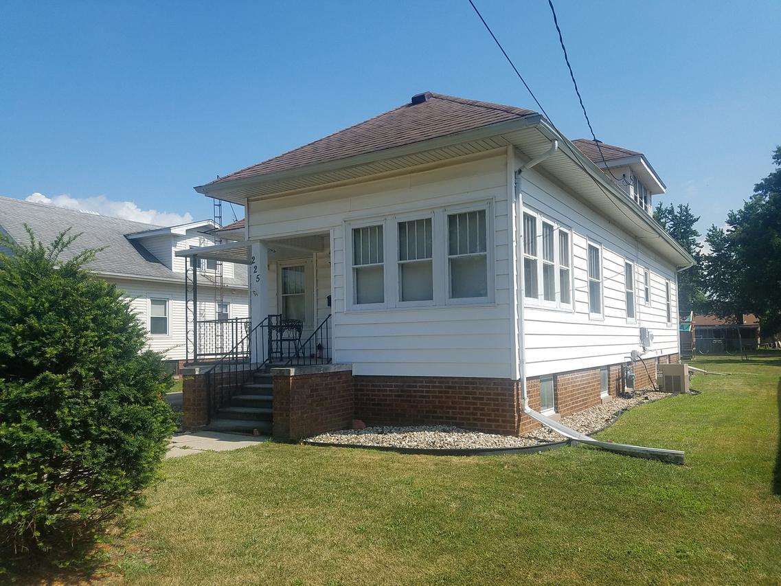 225 W 5th St., Minonk, IL 61760