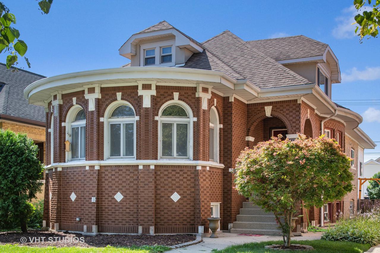 5629 W Henderson St., Chicago, IL 60634