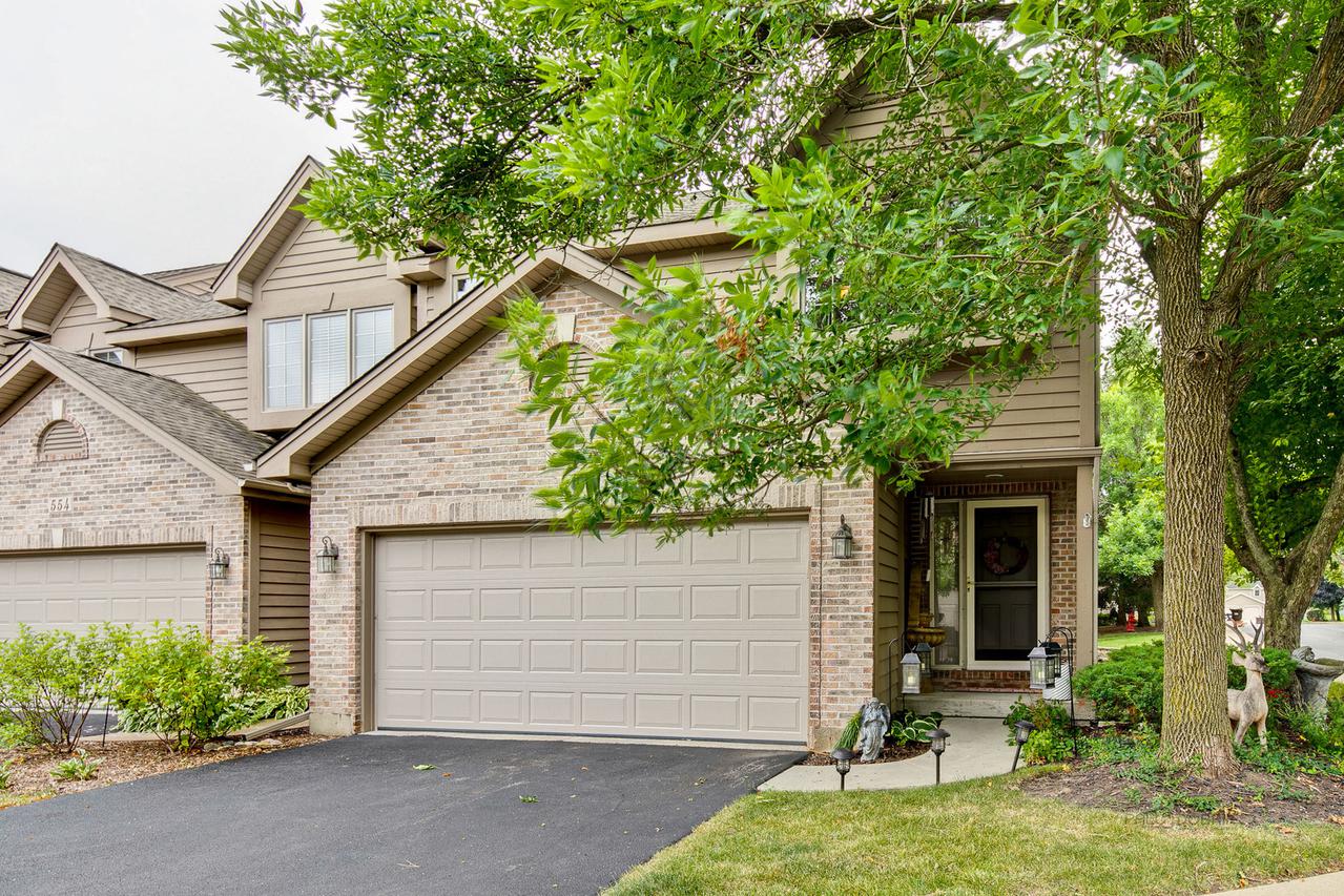 558 Silver Aspen Cir., Crystal Lake, IL 60014