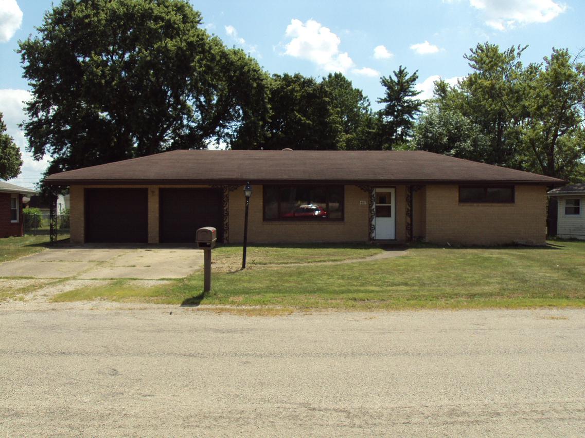 407 W Arnold Ave., Thomasboro, IL 61878