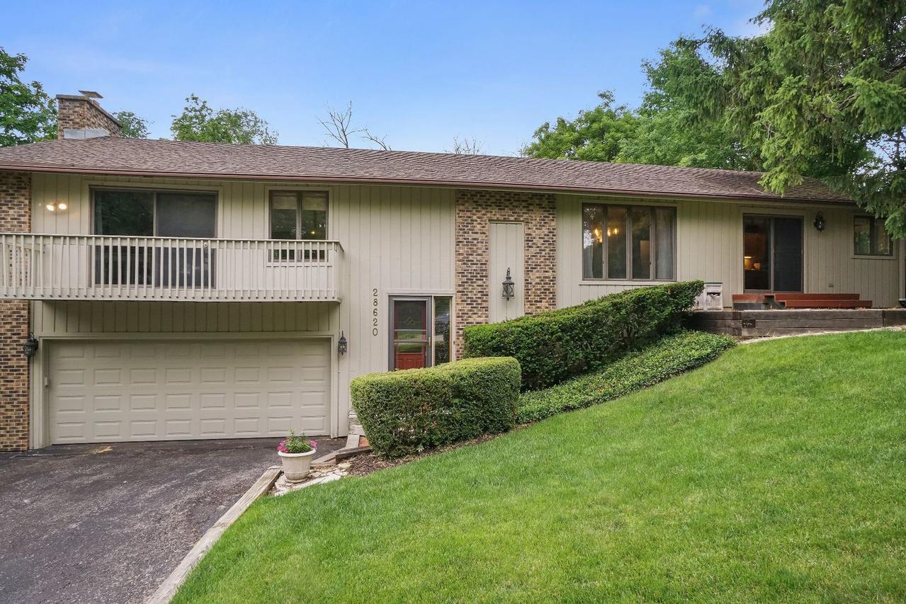 28620 W Lindbergh Dr., Barrington, IL 60010
