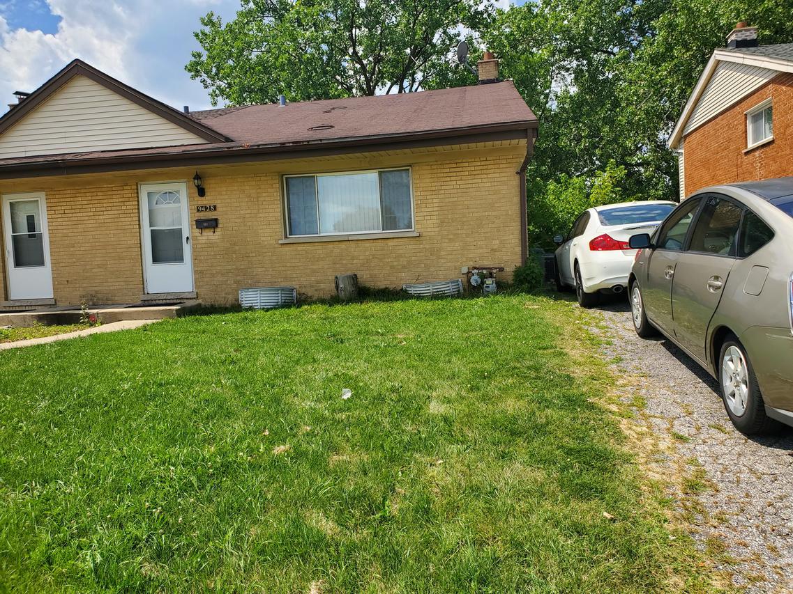 9428 N Oak Ave., Des Plaines, IL 60016