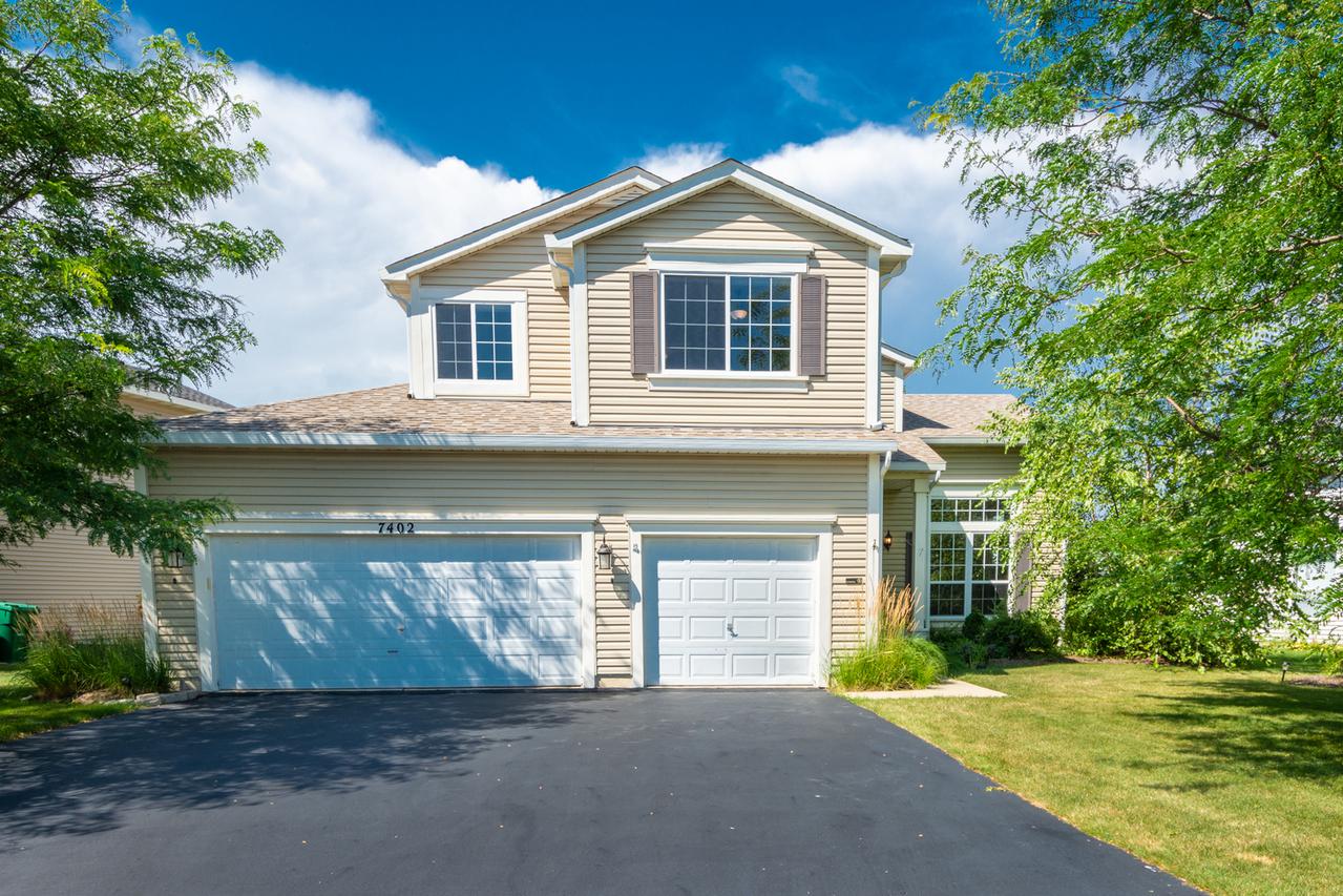 7402 Inglenook Ln., Gurnee, IL 60031